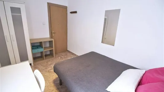 Rooms in el Camí de Vera - photo 4