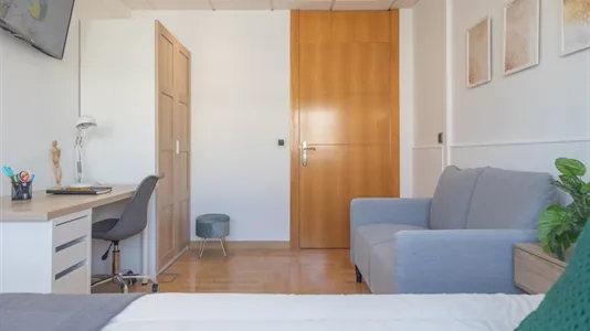 Rooms in Madrid Centro - photo 5