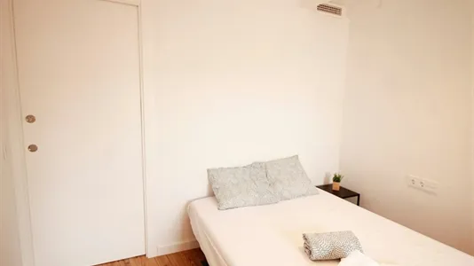 Rooms in Barcelona Sants-Montjuïc - photo 4