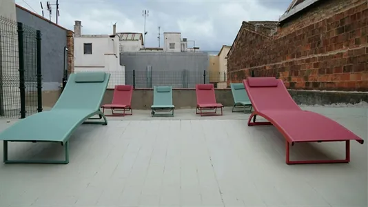 Rooms in Barcelona Ciutat Vella - photo 9