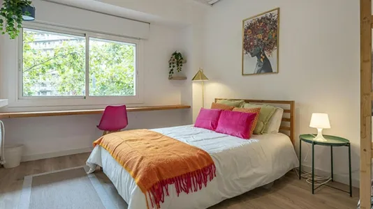 Rooms in Barcelona Eixample - photo 2