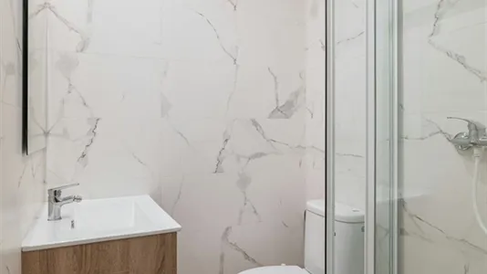 Rooms in Barcelona Eixample - photo 9