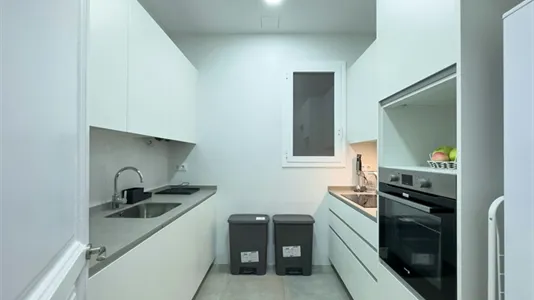 Rooms in Barcelona Eixample - photo 8