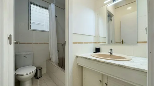 Rooms in Barcelona Eixample - photo 10