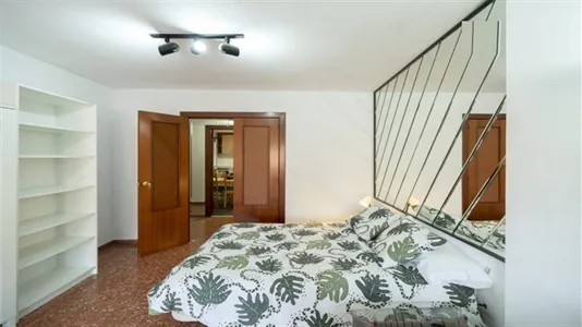 Rooms in la Fontsanta - photo 8