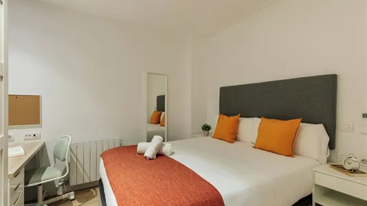 Rooms in Barcelona Eixample - photo 9