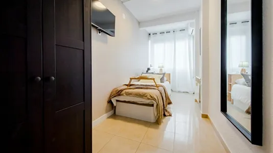 Rooms in Madrid Retiro - photo 3