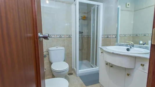 Rooms in Málaga - photo 9