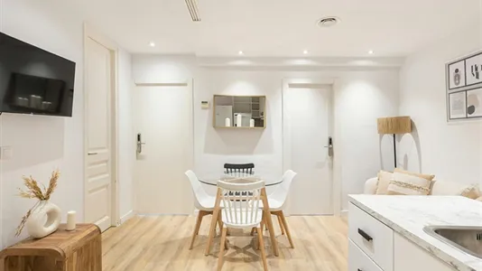 Rooms in Barcelona Eixample - photo 8