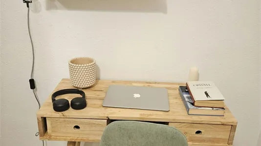 Rooms in Barcelona Ciutat Vella - photo 5