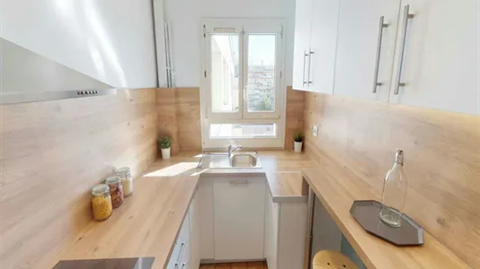 Rooms in Paris 17ème arrondissement - photo 9