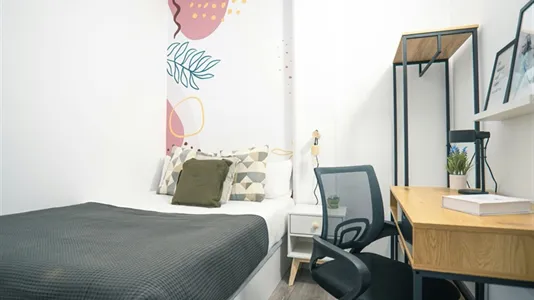 Rooms in Barcelona Eixample - photo 1