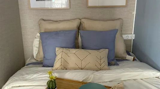 Rooms in Barcelona Ciutat Vella - photo 8