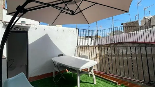 Rooms in Barcelona Ciutat Vella - photo 9