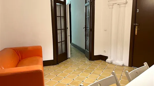 Rooms in Barcelona Ciutat Vella - photo 9