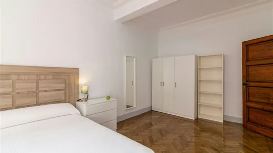 Rooms in Oviedo - photo 6