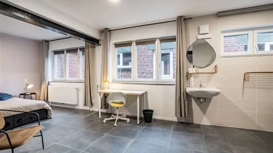 Rooms in Charleroi - photo 4
