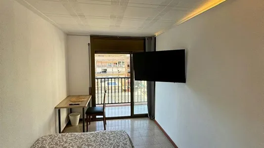Rooms in Terrassa - photo 4
