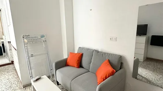 Rooms in Málaga - photo 4