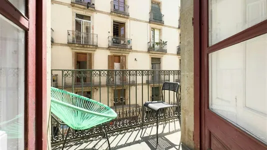 Rooms in Barcelona Ciutat Vella - photo 5