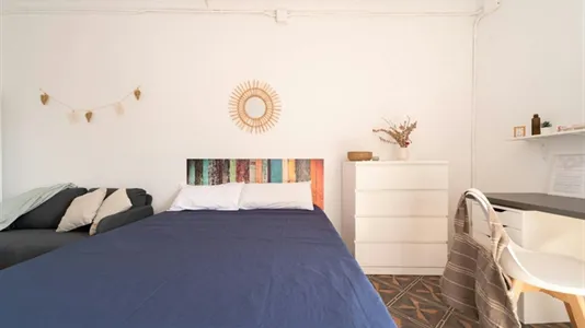Rooms in Barcelona Ciutat Vella - photo 5