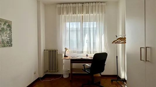 Rooms in Milano Zona 8 - Fiera, Gallaratese, Quarto Oggiaro - photo 2