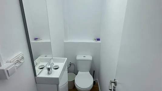 Rooms in Barcelona Sant Martí - photo 9