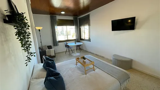 Rooms in L'Hospitalet de Llobregat - photo 4