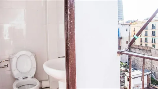 Rooms in Barcelona Ciutat Vella - photo 5
