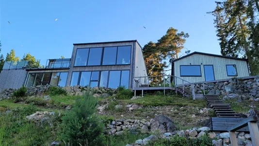 Houses in Södertälje - photo 3