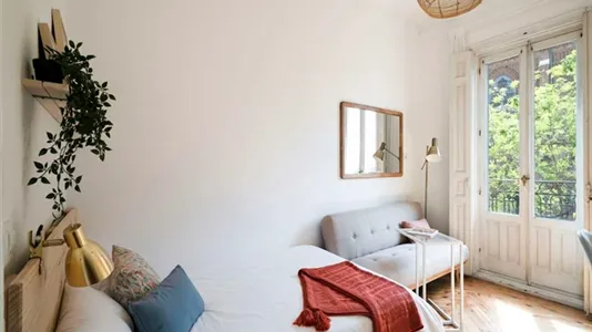 Rooms in Madrid Chamberí - photo 3