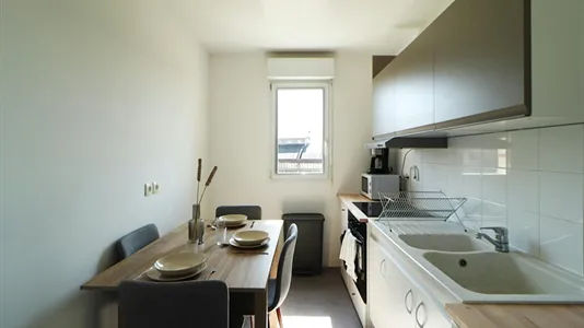 Rooms in Saint-Denis - photo 5