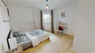 Room for rent, Lille, Hauts-de-France, &lt;span class=&quot;blurred street&quot; onclick=&quot;ProcessAdRequest(13016210)&quot;&gt;&lt;span class=&quot;hint&quot;&gt;See streetname&lt;/span&gt;[xxxxxxxxxxxxx]&lt;/span&gt;