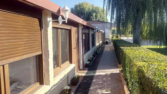 Rooms in Castellanos de Villiquera - photo 9