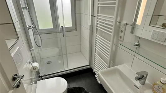 Rooms in Frankfurt West - photo 7
