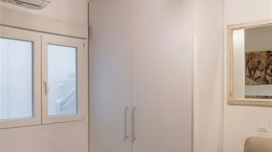 Apartments in Valencia Ciutat Vella - photo 7