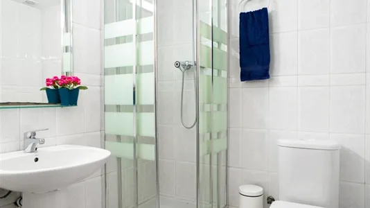 Rooms in Barcelona Ciutat Vella - photo 6