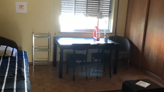 Rooms in Almada - photo 3