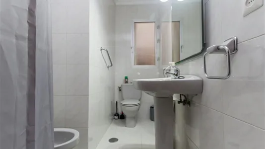 Rooms in Málaga - photo 4