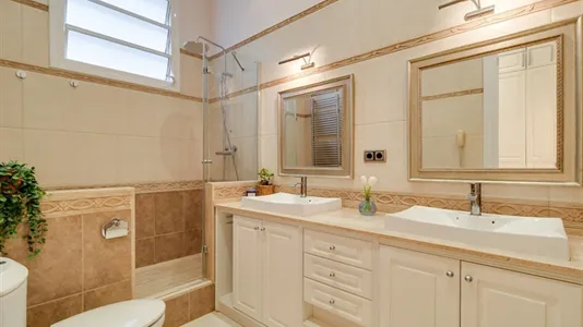 Rooms in Barcelona Eixample - photo 7