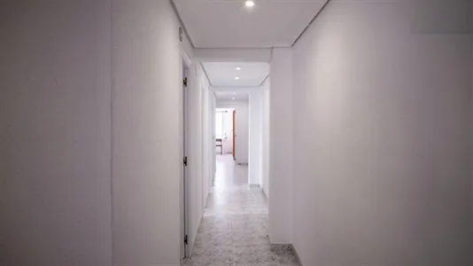 Rooms in el Camí de Vera - photo 9