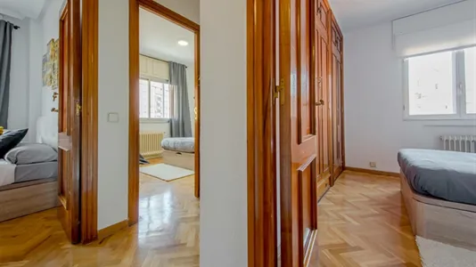 Rooms in Madrid Retiro - photo 9