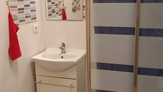 Rooms in Madrid Chamartín - photo 9