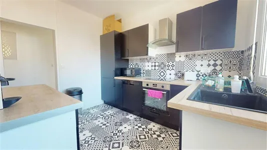 Apartments in Nîmes - photo 4