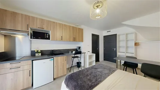 Houses in Bordeaux - photo 7