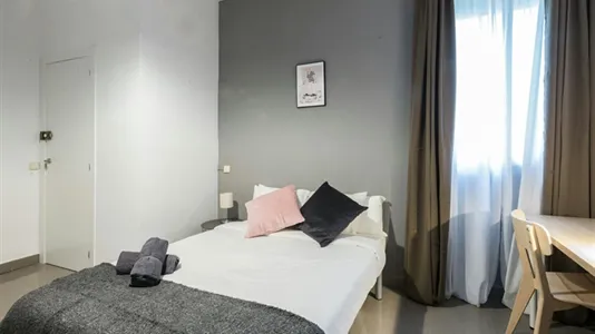 Rooms in Madrid Centro - photo 4