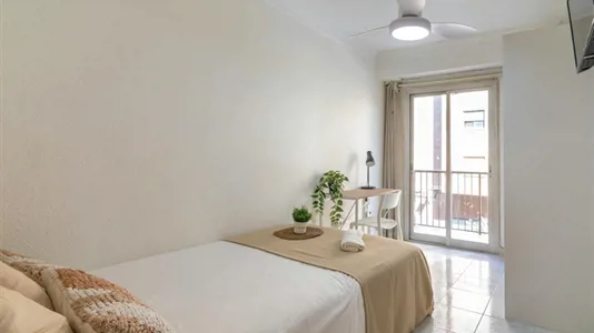 Rooms in el Camí de Vera - photo 2