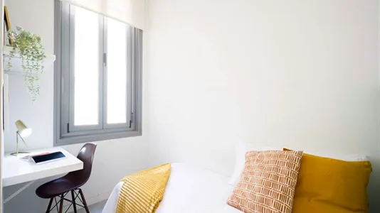 Rooms in Madrid Centro - photo 10