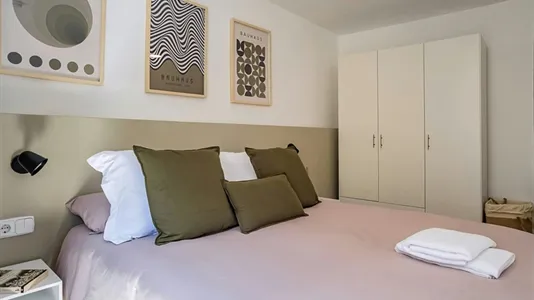Rooms in Barcelona Ciutat Vella - photo 5