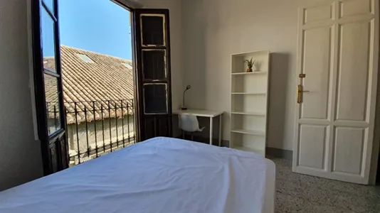 Rooms in Granada - photo 4